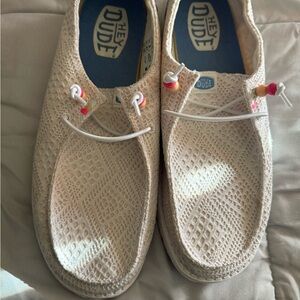 Hey Dude Cream Loafers SZ 10